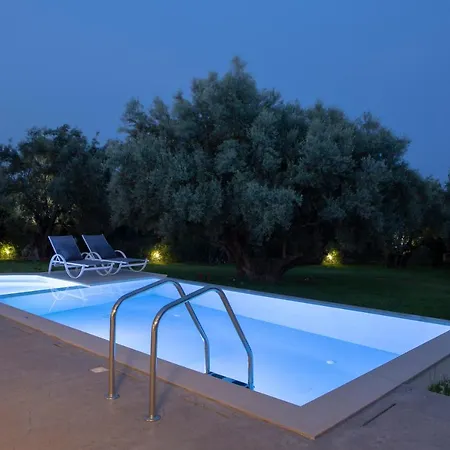 Luxury Averto With Private Pool 니드리
