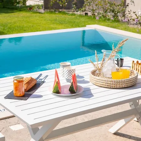 Luxury Averto With Private Pool Villa