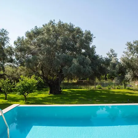 Villa Averto With Private Pool *