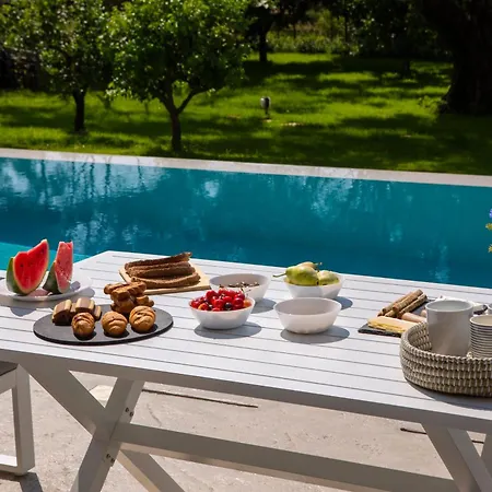 Luxury Averto With Private Pool Villa *