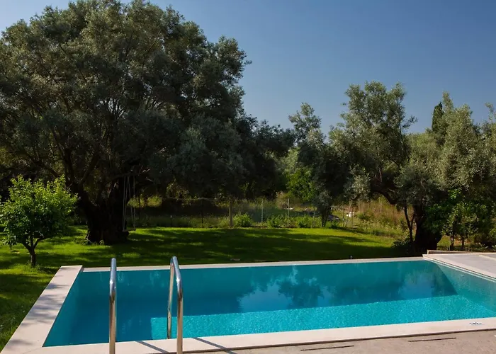 Villa Averto With Private Pool *